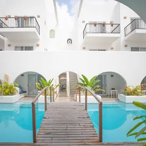 https://la-bella-vita.allrivieramayahotels.com